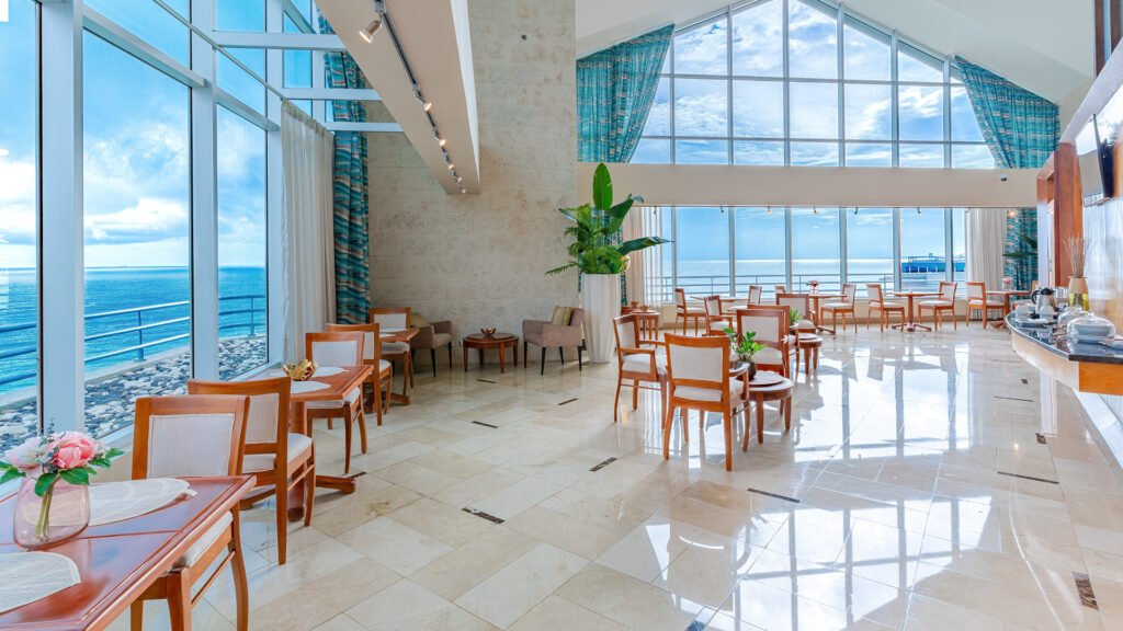 Club longe Hotel Crowne Plaza Santo Domingo
