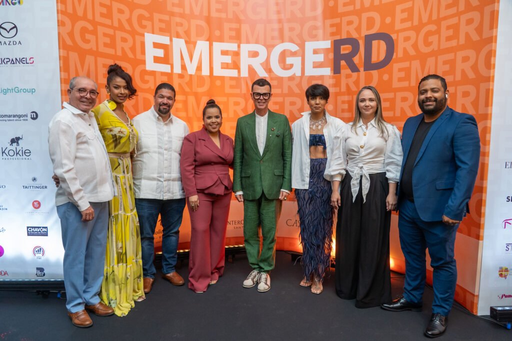 Henry Coradín, Angelica de los Santos,Joan González, Marielle Araujo, Sócrates Mckinney, Ichanell Rodríguez, Estela Coiscou, Francis Rosa
